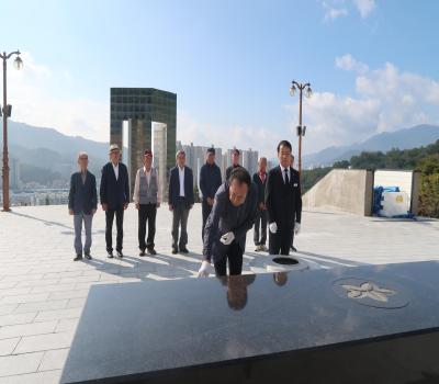 2024.10.19.부마민주항쟁 관련단체 참배 이미지