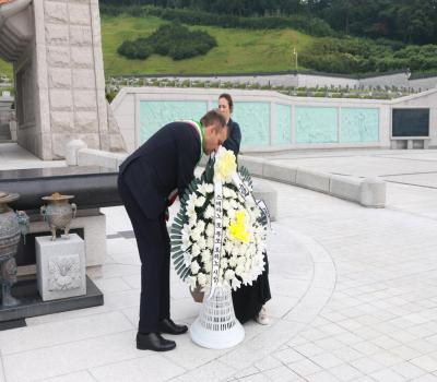 `24.8.27. 스테파노 로 루소 이탈리아 토리노 시장 참배 이미지