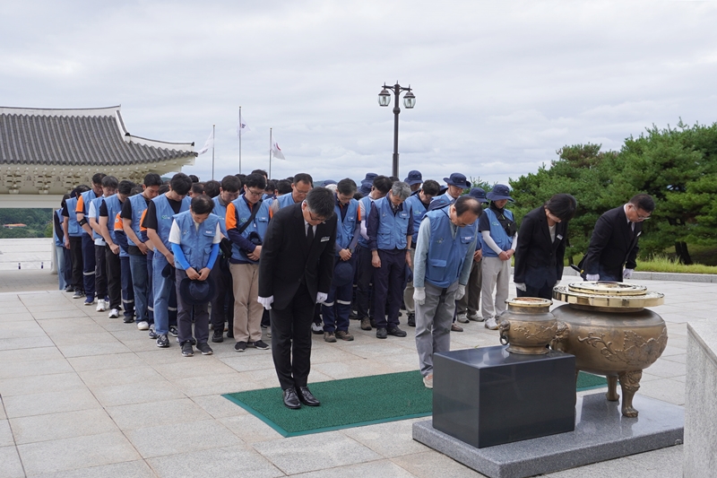 추석 명절 맞이 무연고 국가유공자 묘소 참배 및 묘역 정화 활동