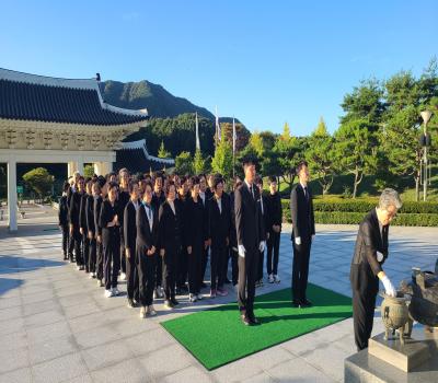 대한민국전몰군경미망인회 광주광역시지부 현충탑 참배 이미지