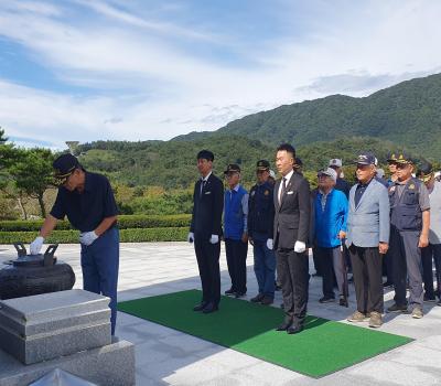 대한민국상이군경회 부여군지회 현충탑 참배 이미지