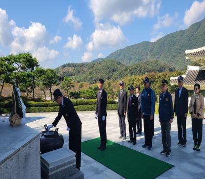 대한민국무공수훈자회 합천군지회 현충탑 참배 이미지