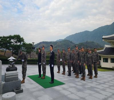 제35보병사단 부사관 현충탑 참배 이미지