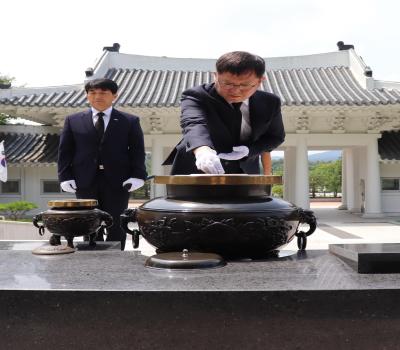 국립괴산호국원 정백규원장 참배 이미지