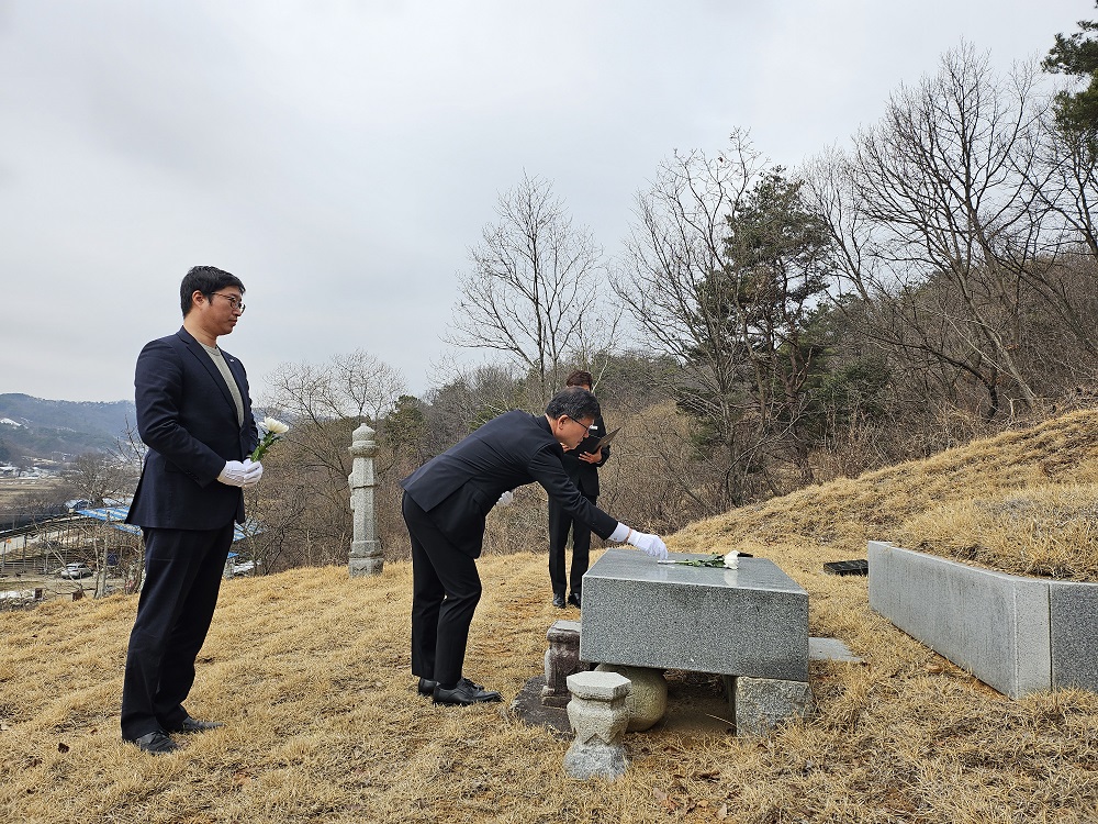 괴산군 소수면 경권중 애국지사 묘소 참배('25.3.20.)