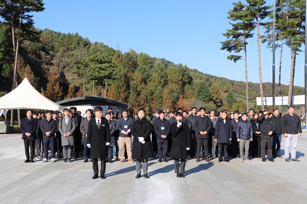 인재개발원 5급승진자 참배('25.11.3.)