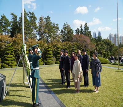 APEC 계기 참전국 정상 유엔기념공원 참배(필리핀 대통령)