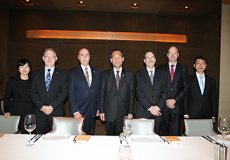 Meeting with the Hon Warren Snowdon, DVA Minister 이미지