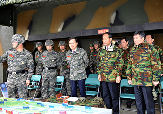 Visit to 2nd Marine Division 이미지