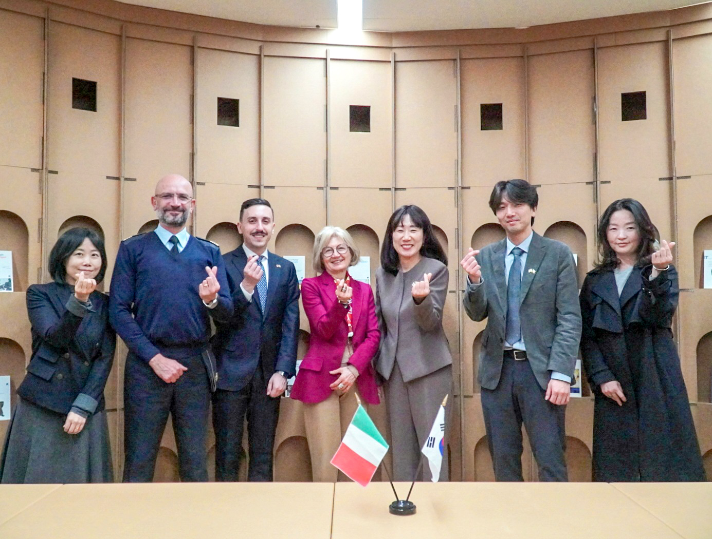 Courtesy Meeting with the Italian Ambassador to Korea 이미지