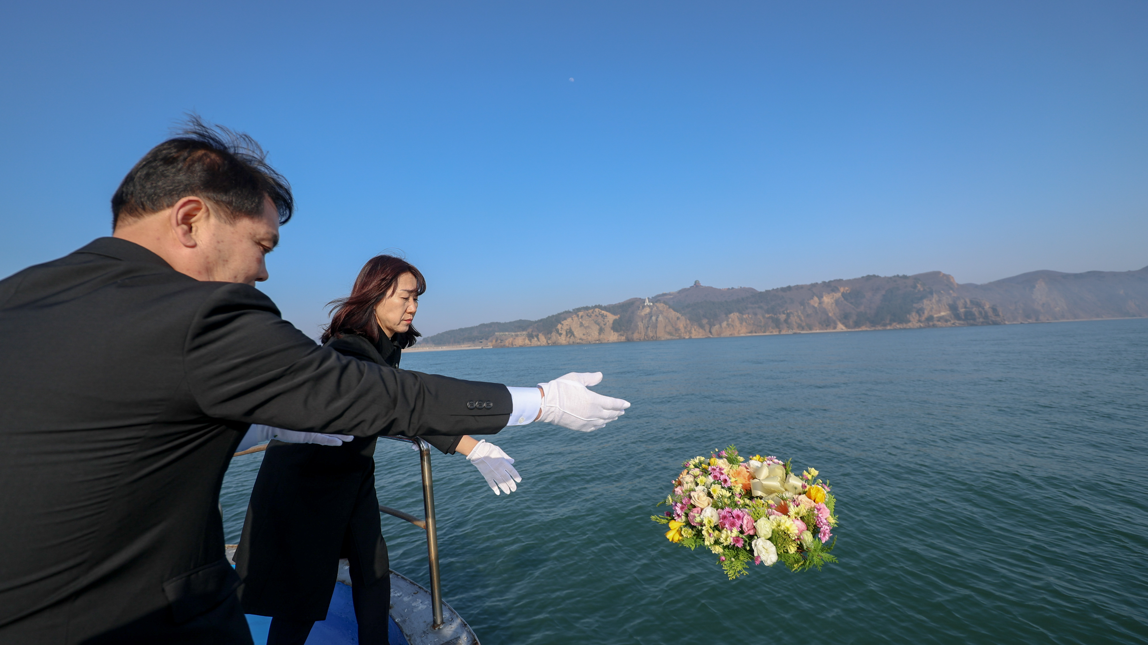 Visit to the Cheonan 46 Heroes Memorial Tower and Maritime Memorial Service 이미지
