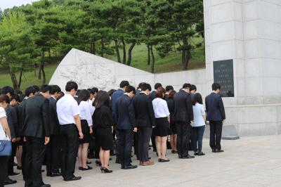 경상북도지방공무원교육원생 호국원 참배 이미지