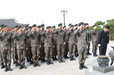 제2수교 전입신병 호국원 참배 이미지