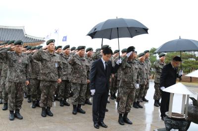 육군 제6포병여단 간부 호국원 참배 이미지