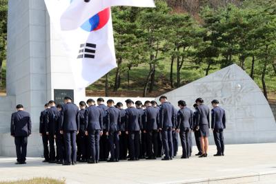 대구가톨릭대학교 학군단 40여명이 국립영천호국원을 방문 이미지